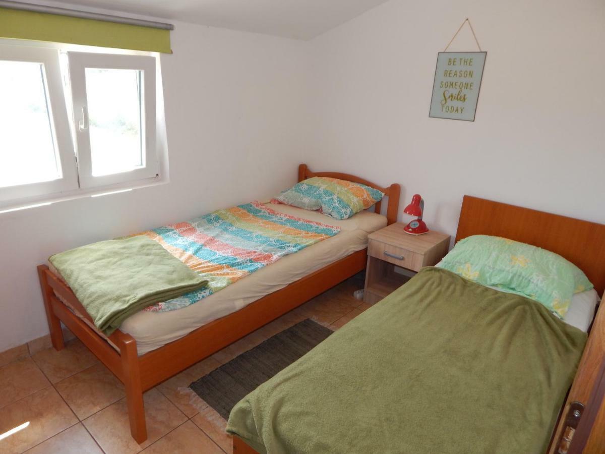 Apartmani ニン エクステリア 写真
